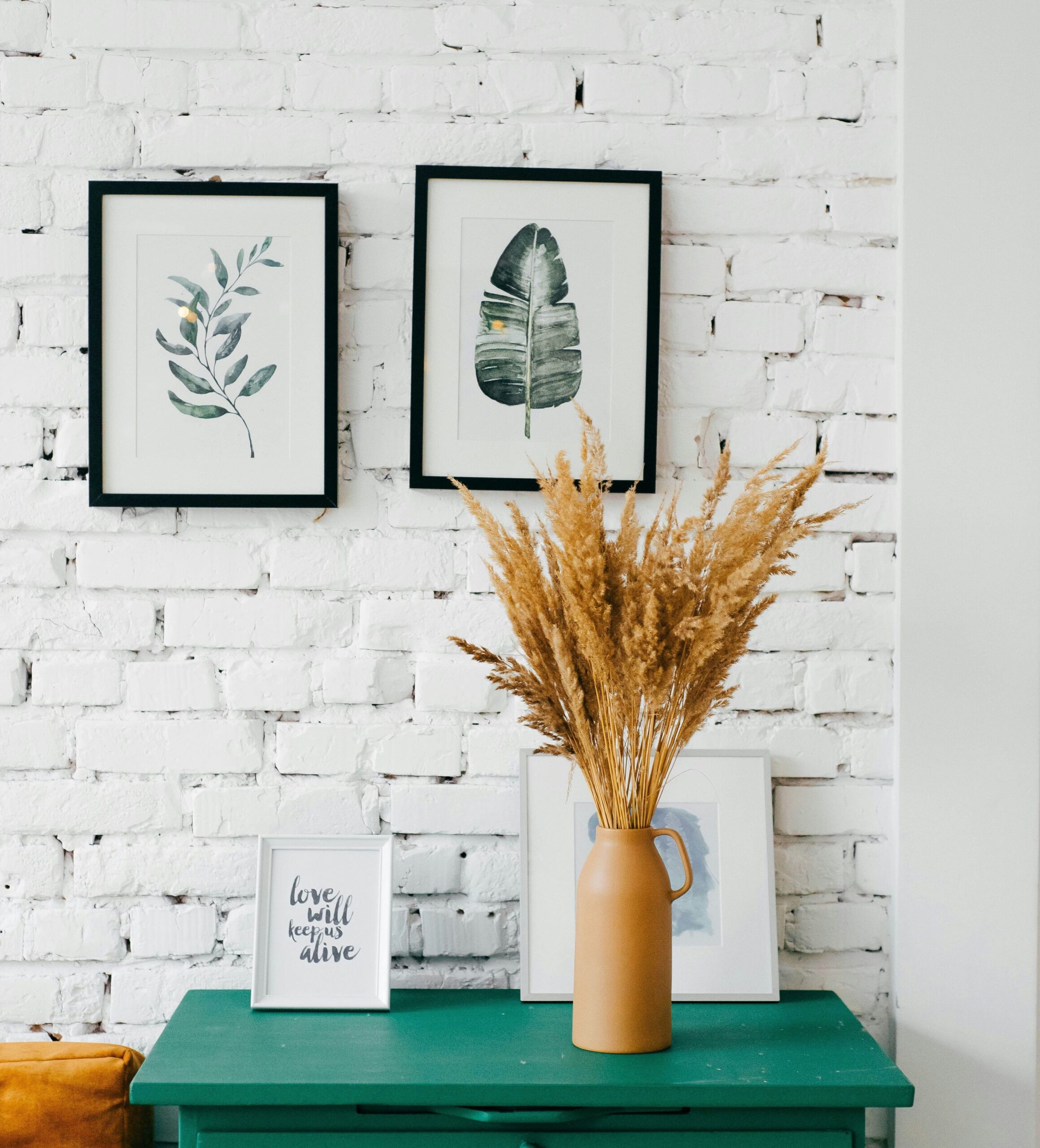 home decor white wall