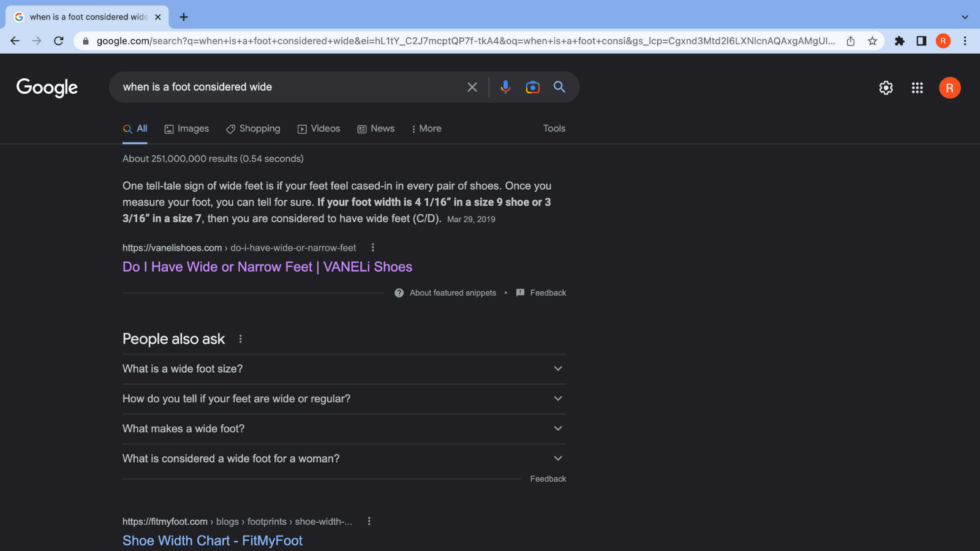informative-featured-snippet--ecommerce rich snippet about wide feet